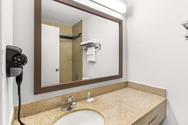 Room 12 of 26