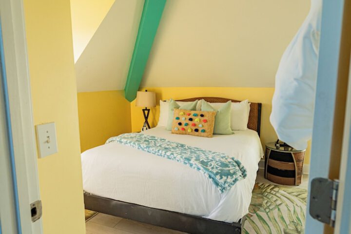 Waters Edge Inn - Adults Only