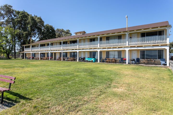 Hotel 5 of 75