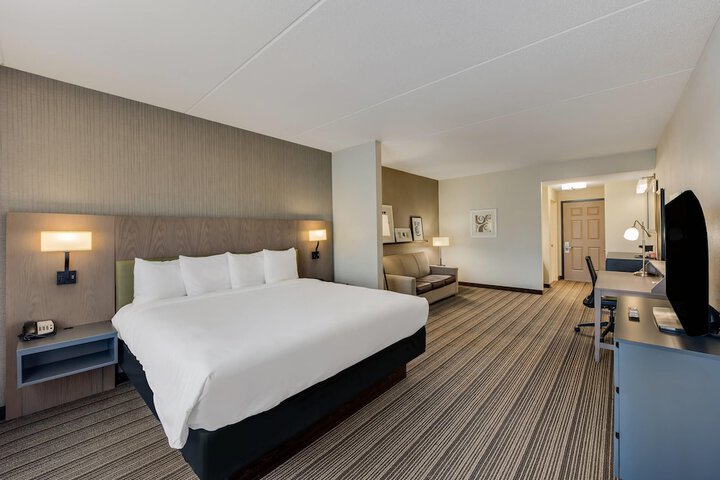 Country Inn & Suites by Radisson Findlay, OH