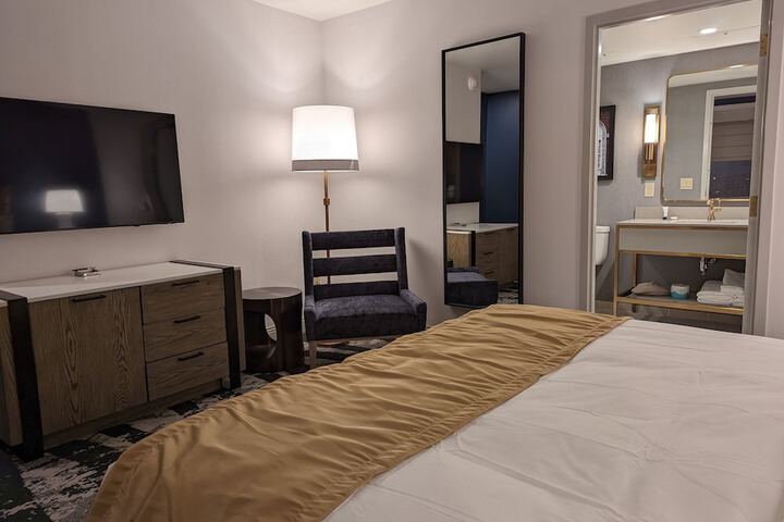 The Yorktowne Hotel Tapestry Collection by Hilton