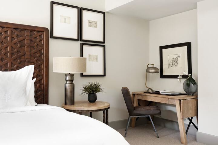 Room 80 of 324