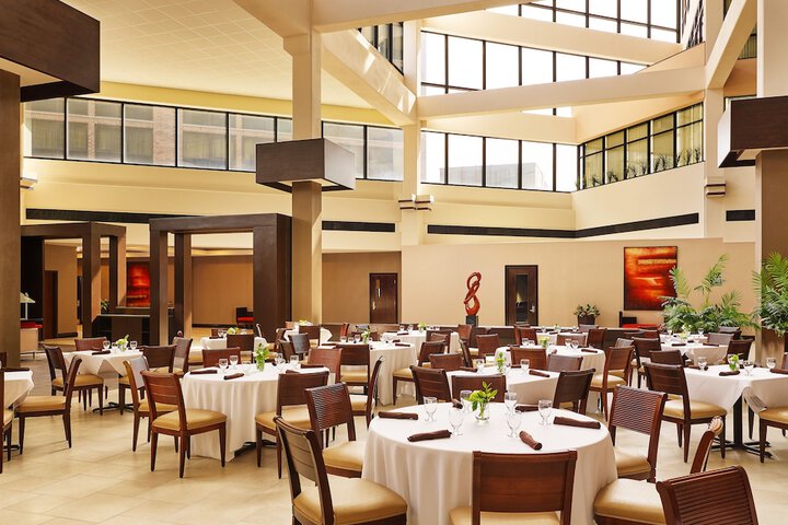 Sheraton Lisle Naperville Hotel