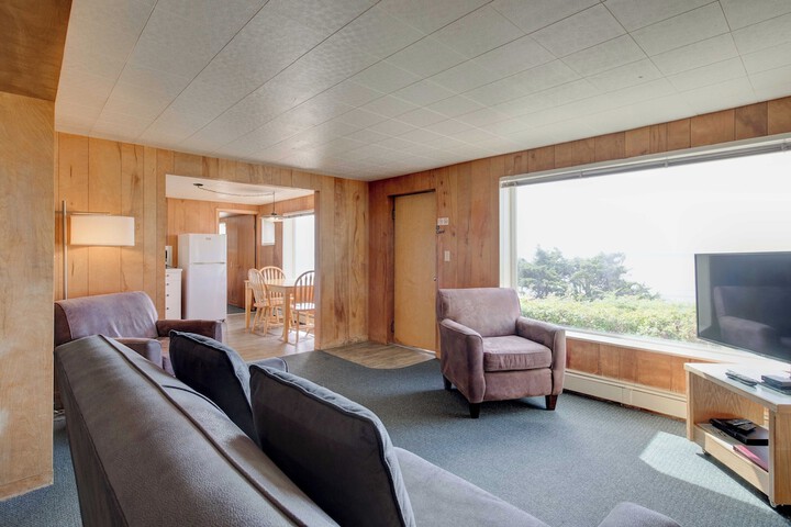 Ester Lee Oceanview Inn