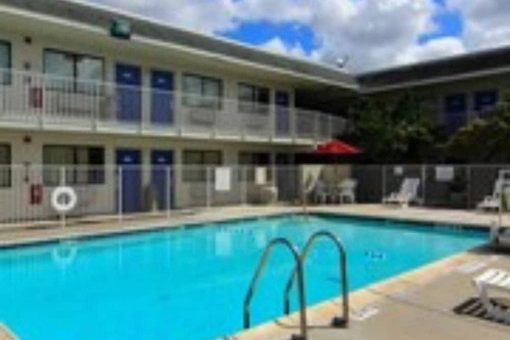 Pool 9 of 51