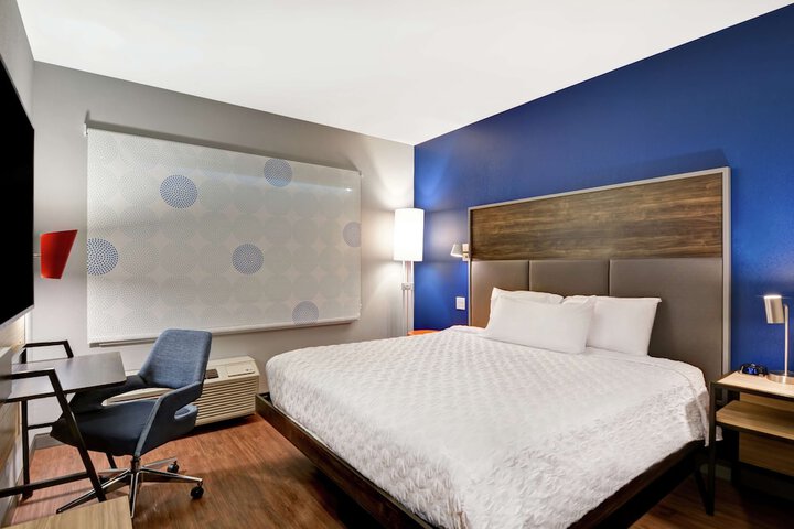 Room 15 of 30