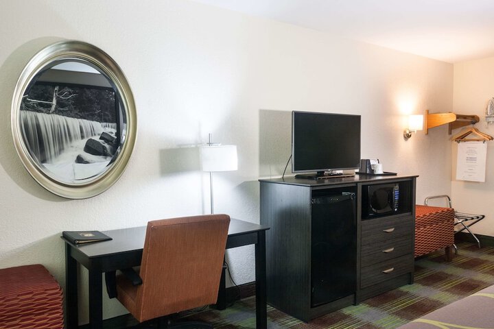 Room 15 of 25