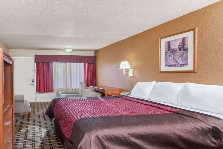 Room 12 of 14