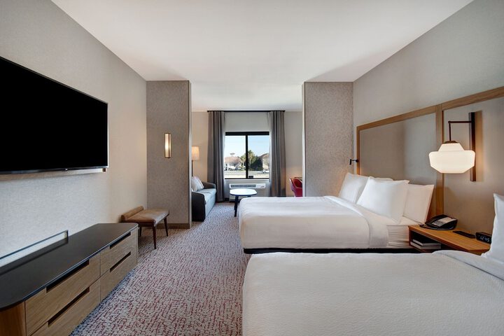 Room 15 of 37