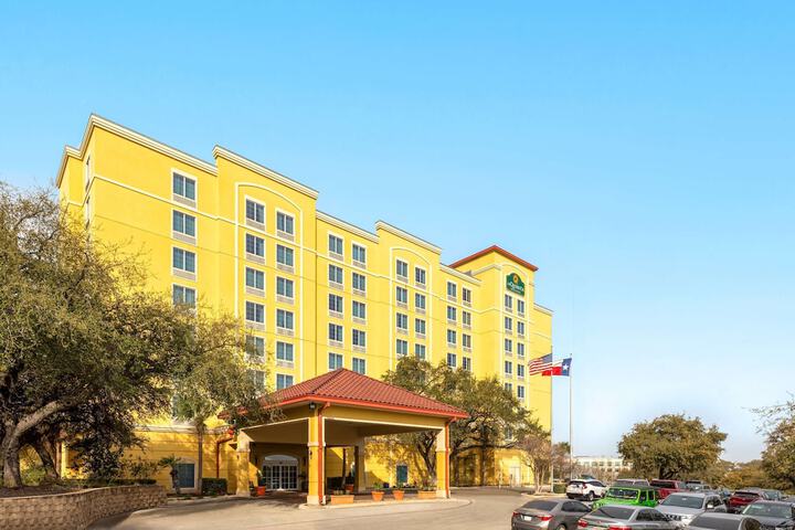 Hotel 2 of 53