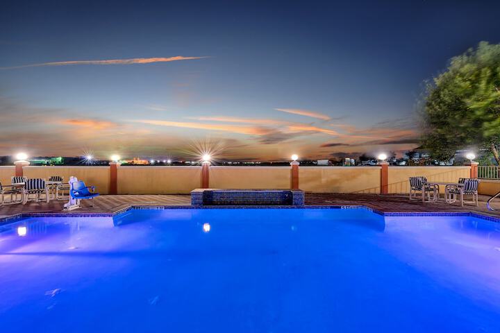 Pool 7 of 44