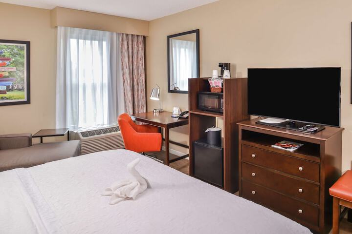 Room 25 of 58
