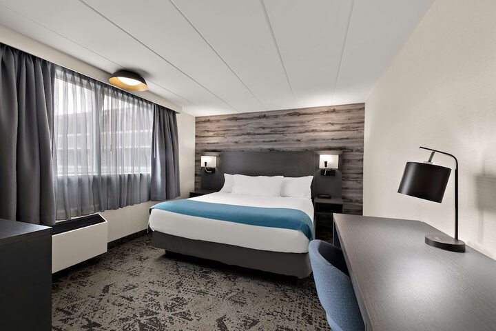 Room 26 of 75