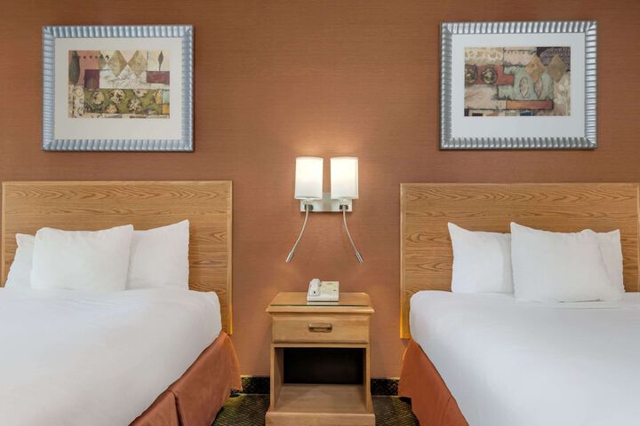Room 14 of 16