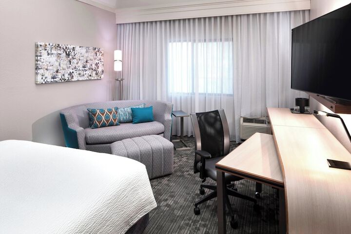 Room 21 of 37