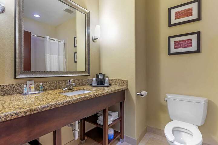 Comfort Inn & Suites (Formerly Executive Inn & Suites Mexia)