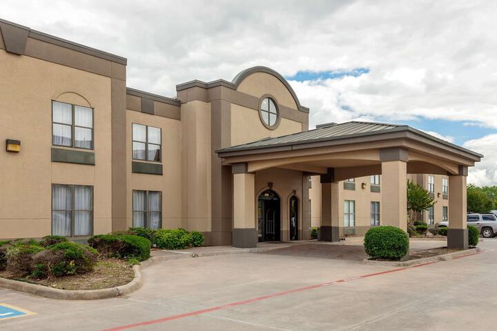 Hotel 4 of 30