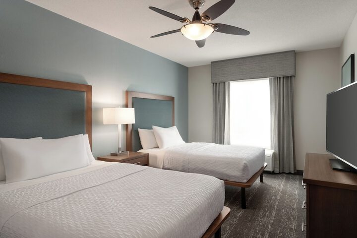 Homewood Suites by Hilton Fort Myers Airport / FGCU