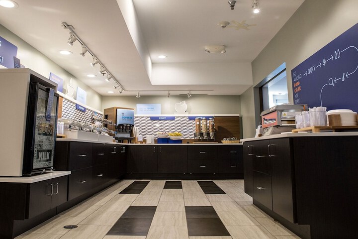 Holiday Inn Express Columbus-Dublin by IHG