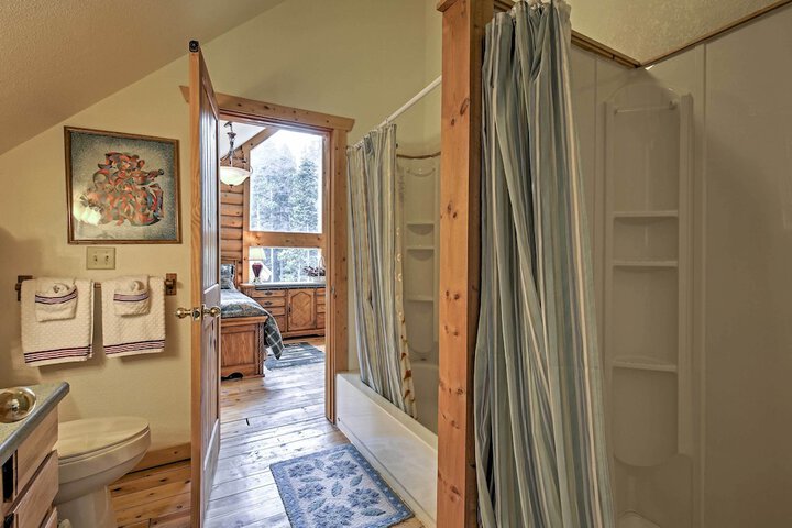 Expansive Alma Cabin w / Hot Tub & Mountain Views!