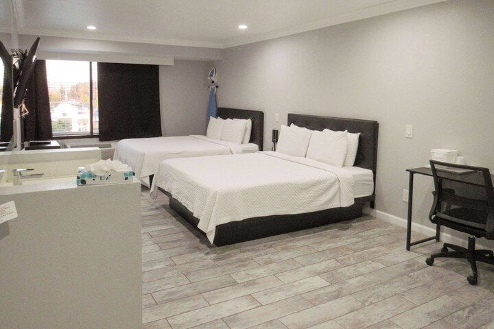 Room 48 of 61