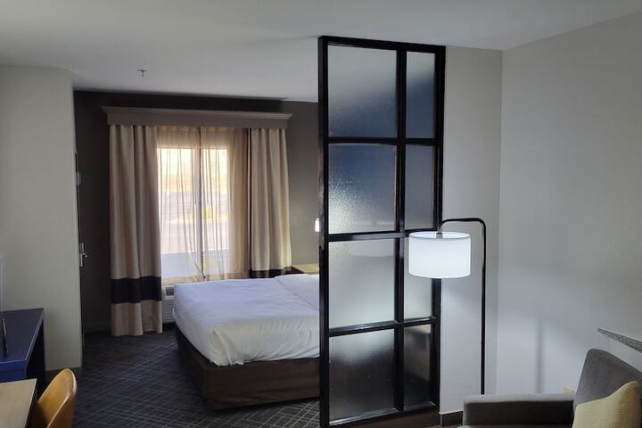 Room 38 of 69
