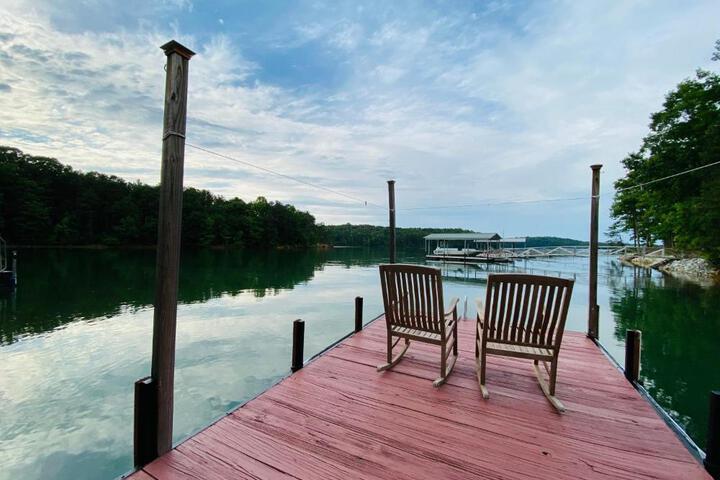 Paradise View Getaway-Dacha