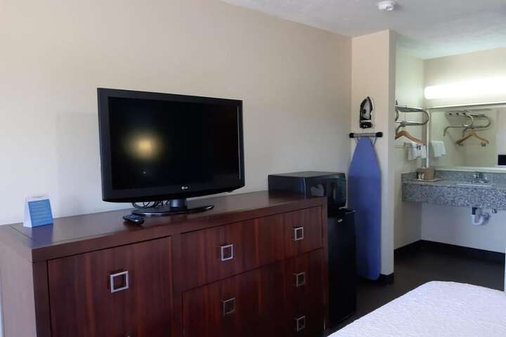 Deerfield Inn