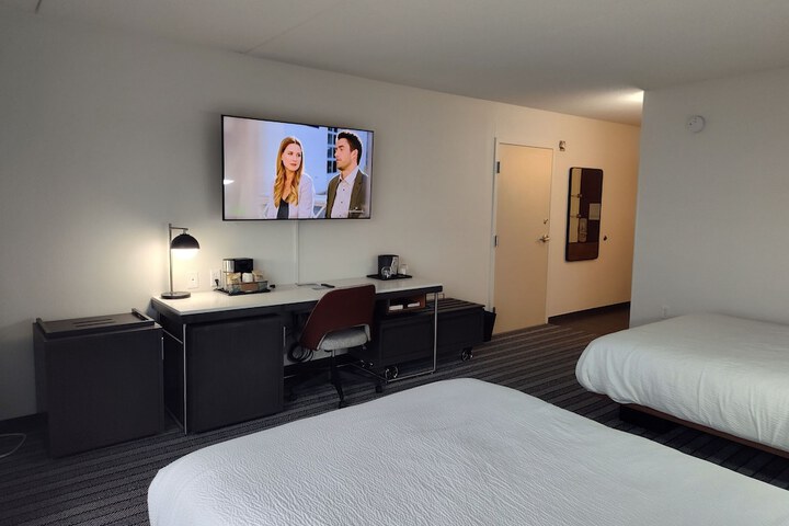Courtyard Flint by Marriott