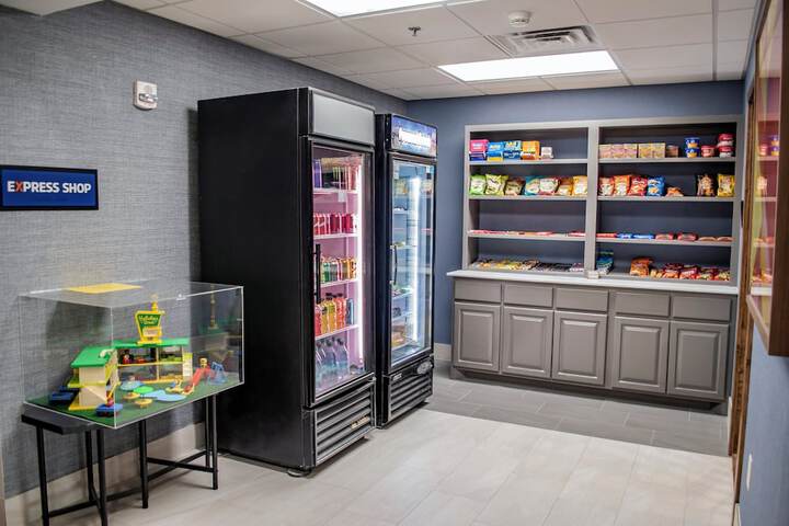 Holiday Inn Express and Suites Mason City by IHG