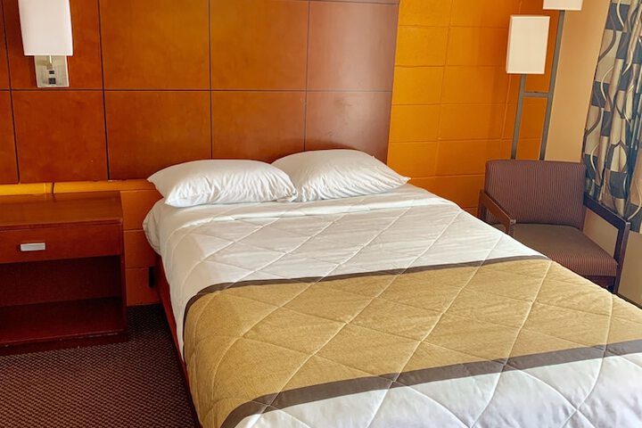 Room 10 of 24