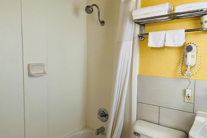 Room 31 of 40