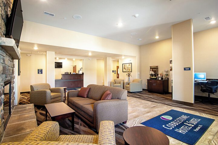 Cobblestone Hotel & Suites - Paxton