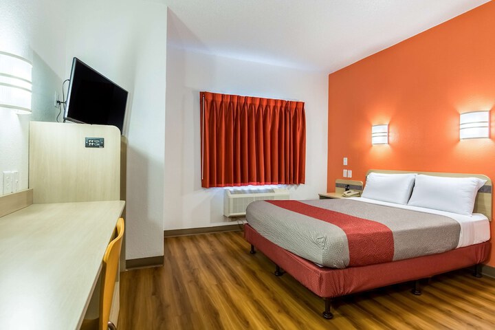 Room 14 of 31