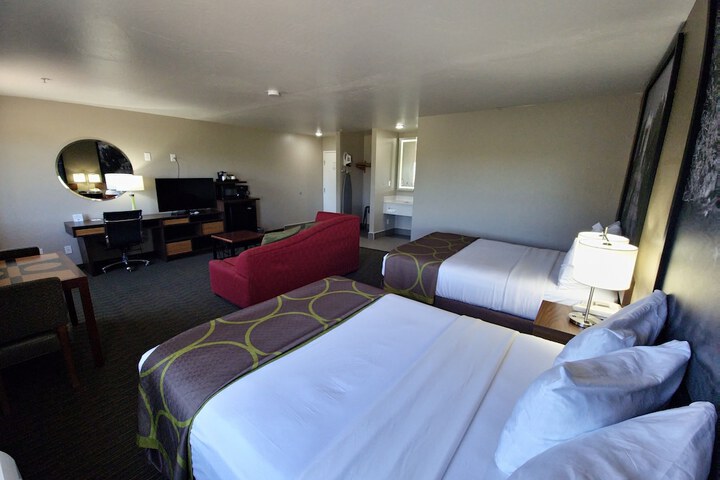 Room 36 of 65