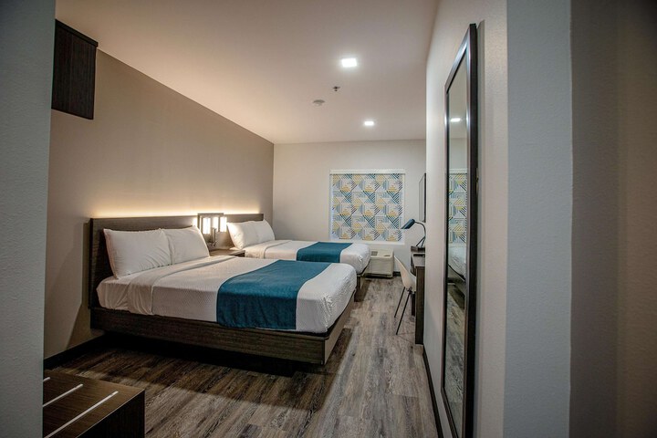 Room 28 of 40