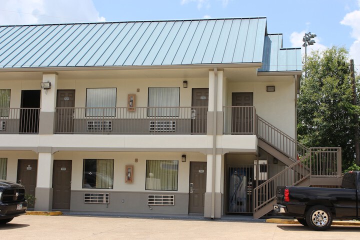 Hotel 5 of 25