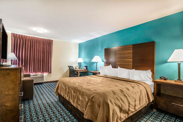 Room 32 of 50