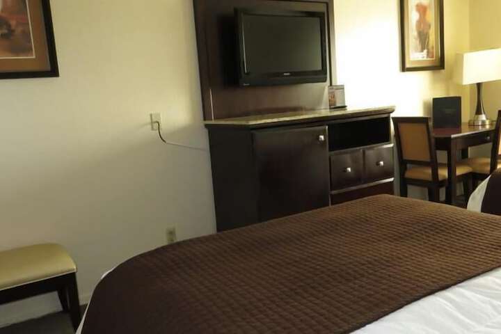 Room 27 of 42