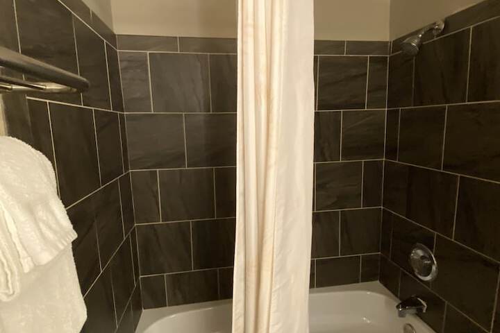 Super 8 by Wyndham Green Bay Near Stadium