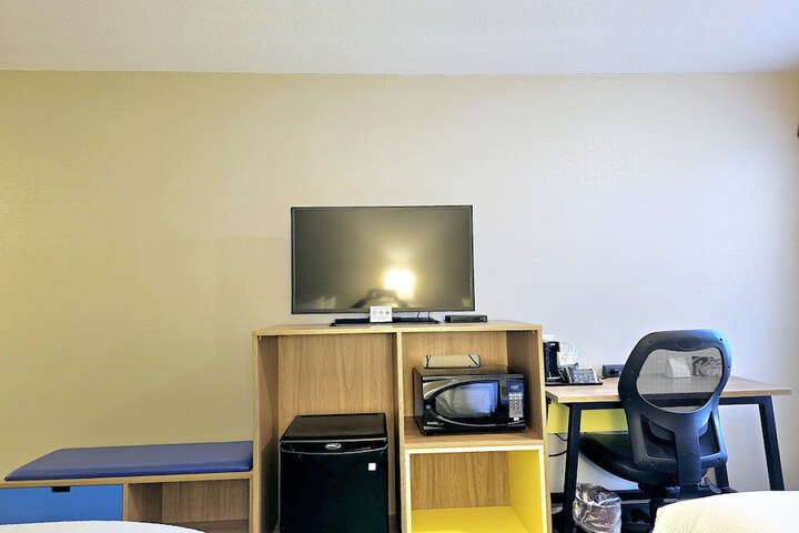 Room 17 of 27