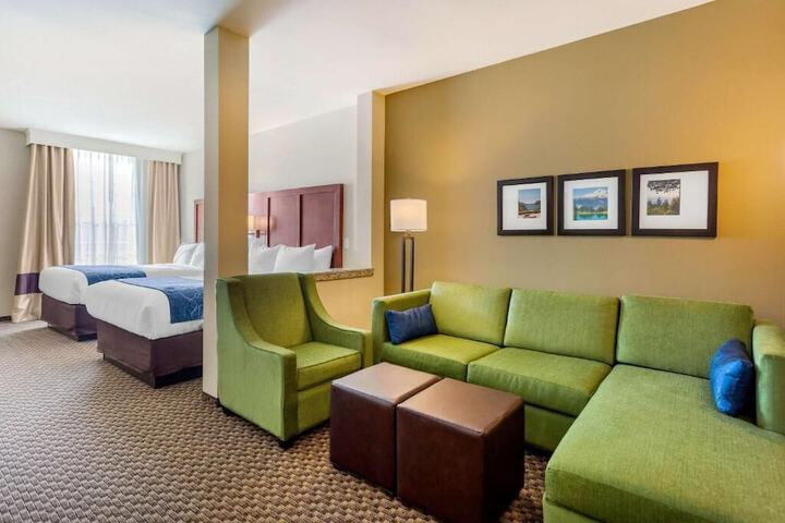 Comfort Suites Burlington near I-5