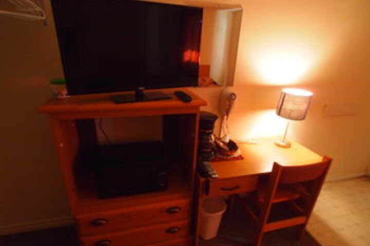 Lakeside Motor Inn