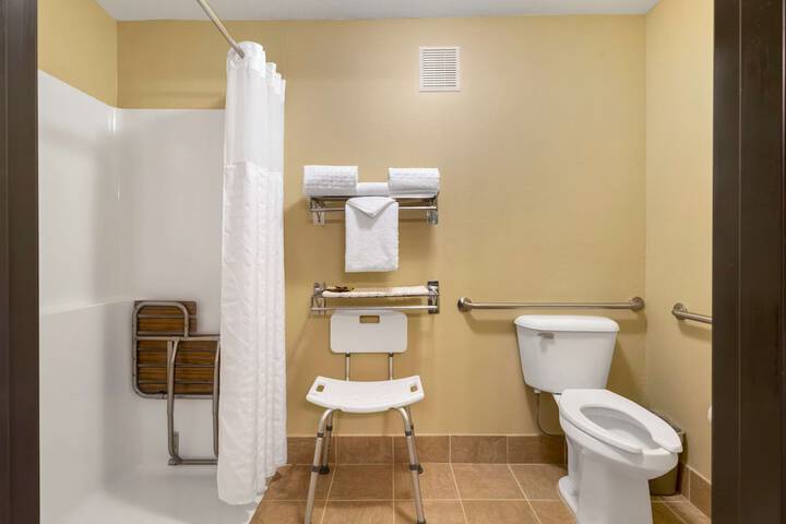 Room 15 of 37
