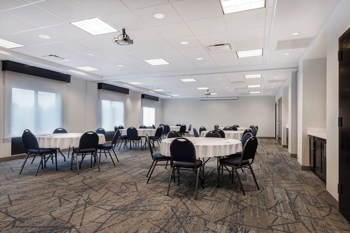 Ballroom/Hall 33 of 35