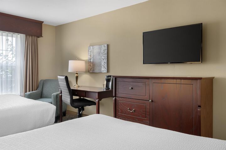 Best Western Plus Fredericton Hotel & Suites