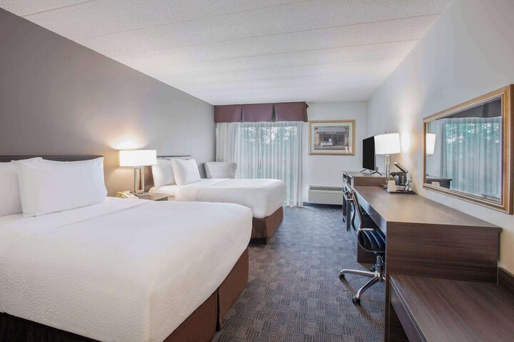 Room 10 of 48