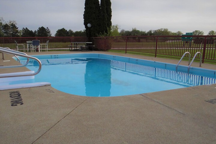 Pool 2 of 25