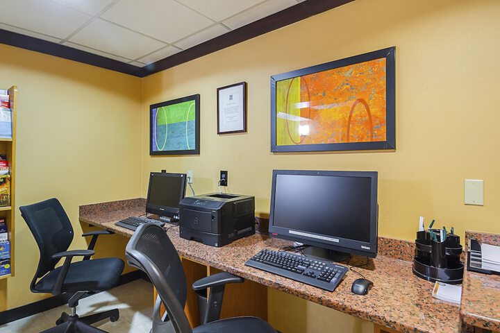 Business Center 17 of 17