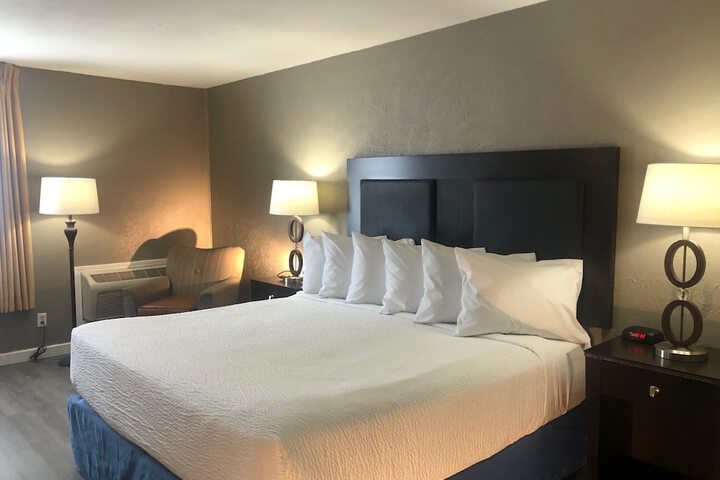 Room 27 of 47